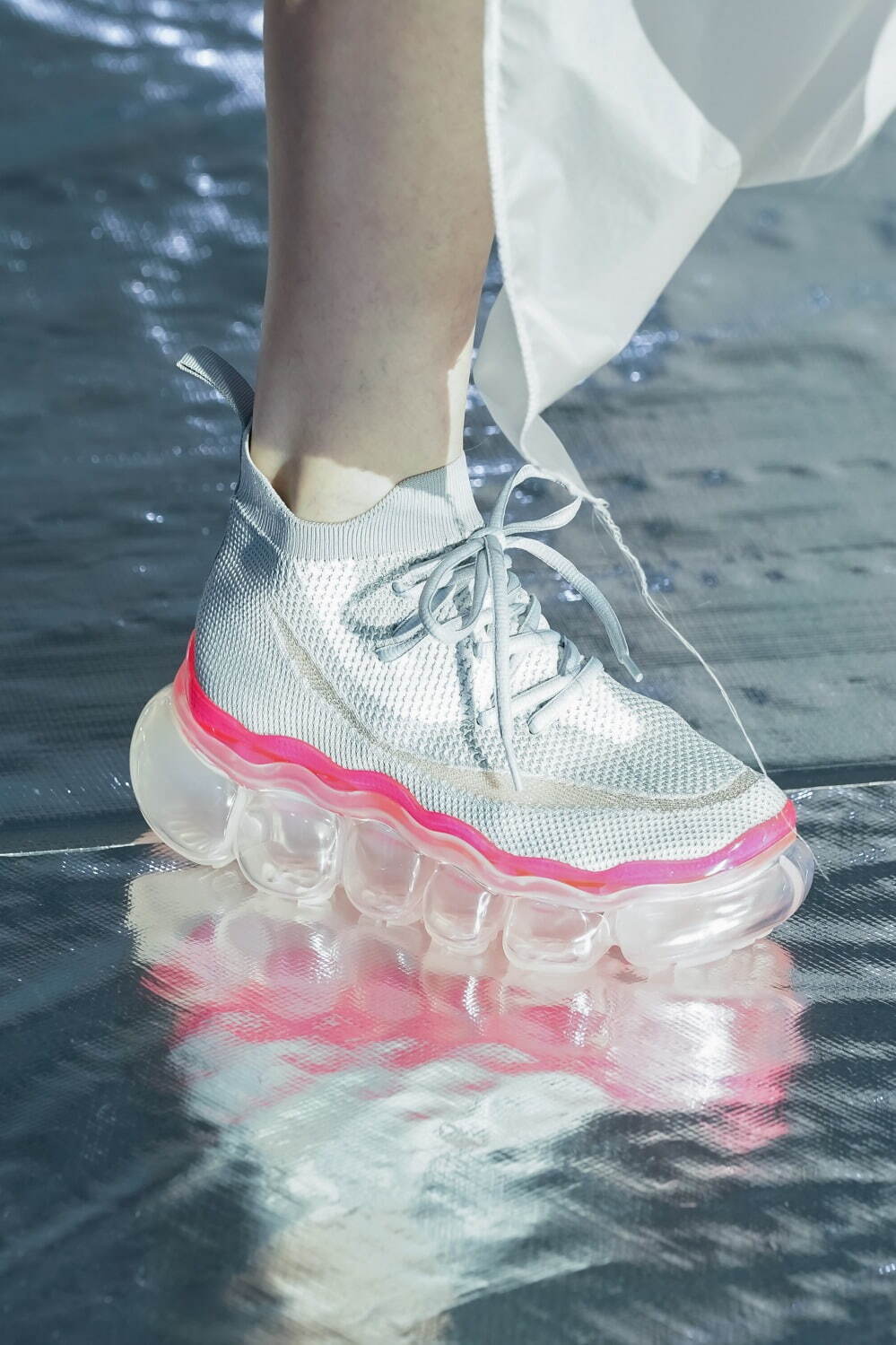 ミキオサカベ 2021-22年秋冬コレクション - 静的なプロダクトに咲く