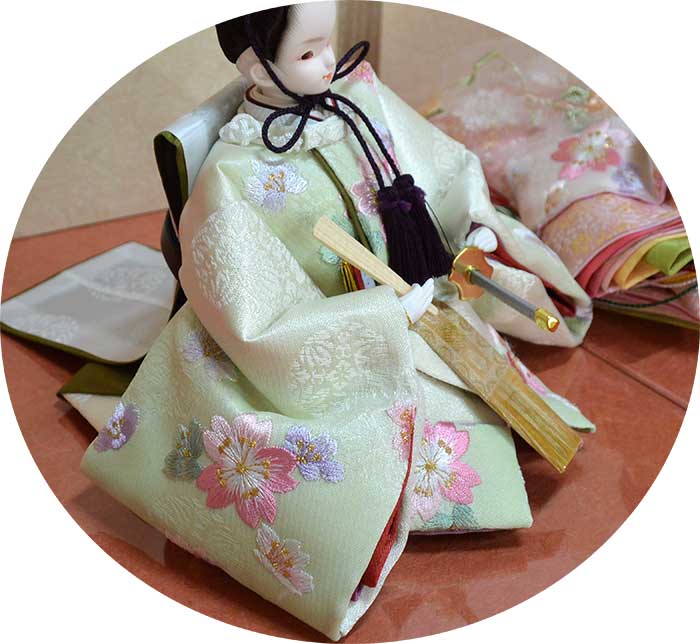 ワンランク上のプリンセス雛人形 ティアラにマツゲの刺繍仕立て さくや