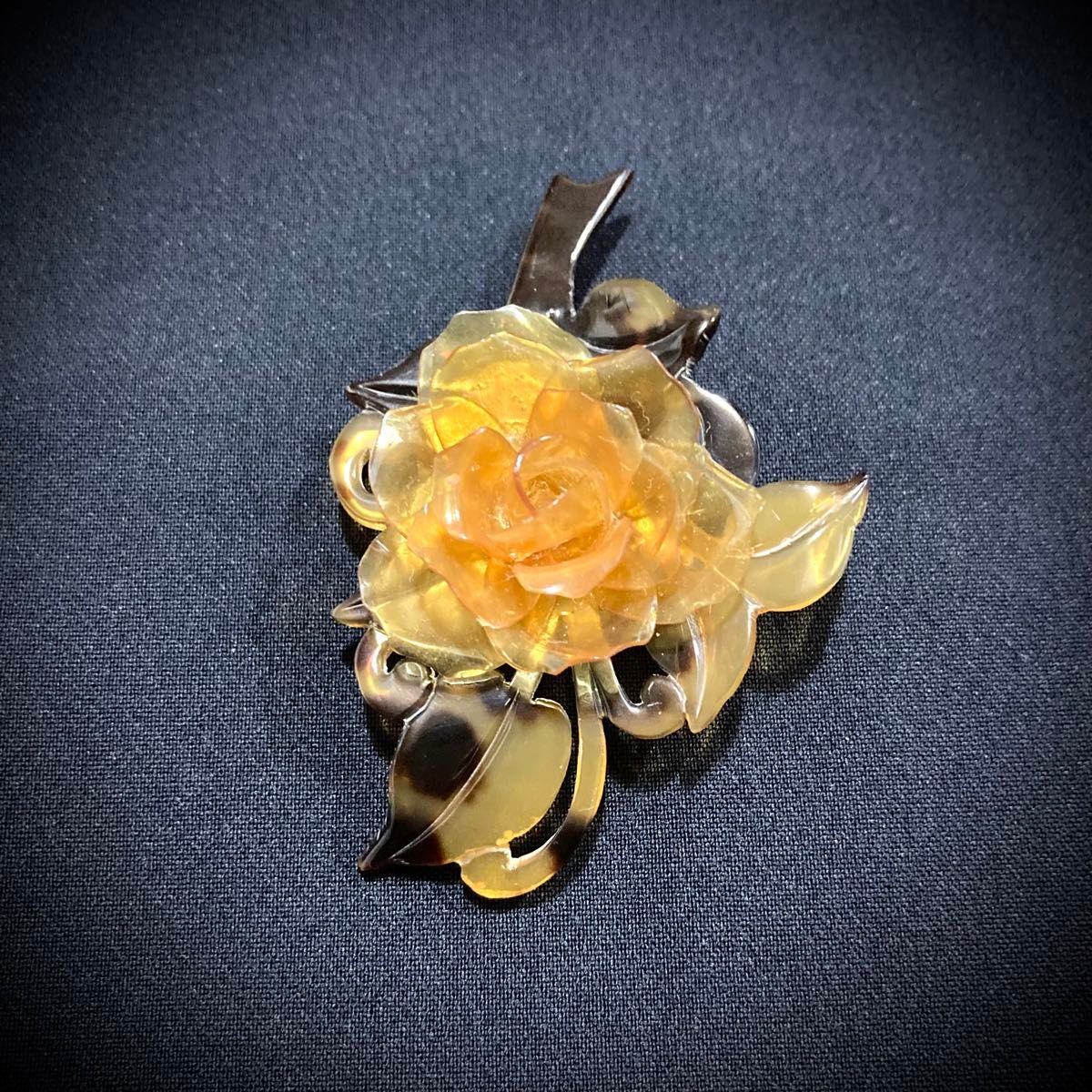 良品 】 本鼈甲 ブローチ 薔薇 バラ お花 アンティーク ヴィンテージ