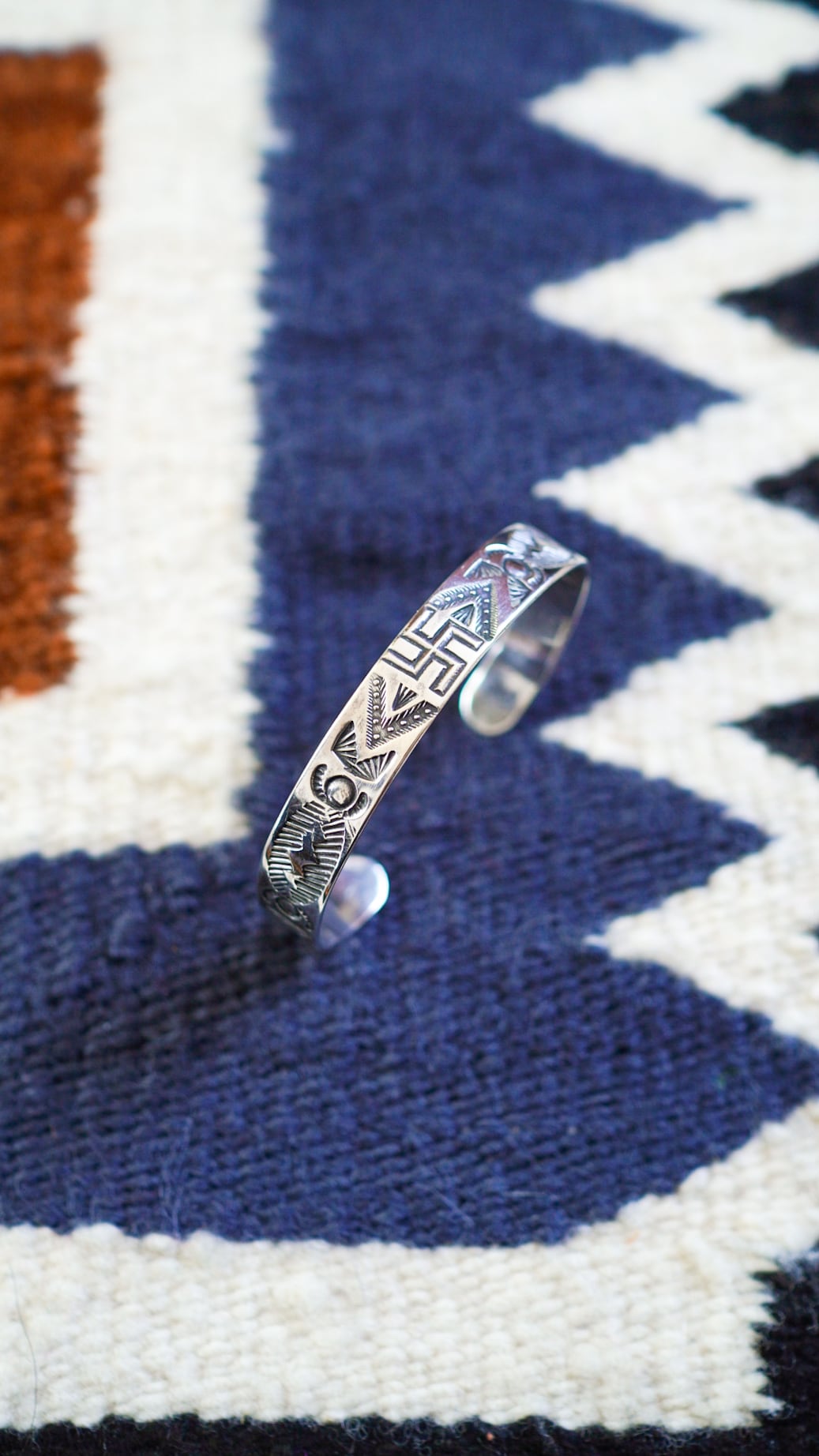 1920-1940s】ナバホ スワスティカ 逆卍 バングル 《ネイティブ