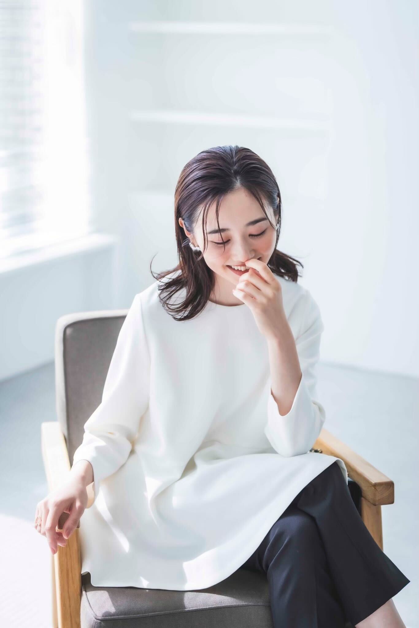 とろみペプラムトップス（ホワイト）【お上品な授乳服のお店bitnabi】