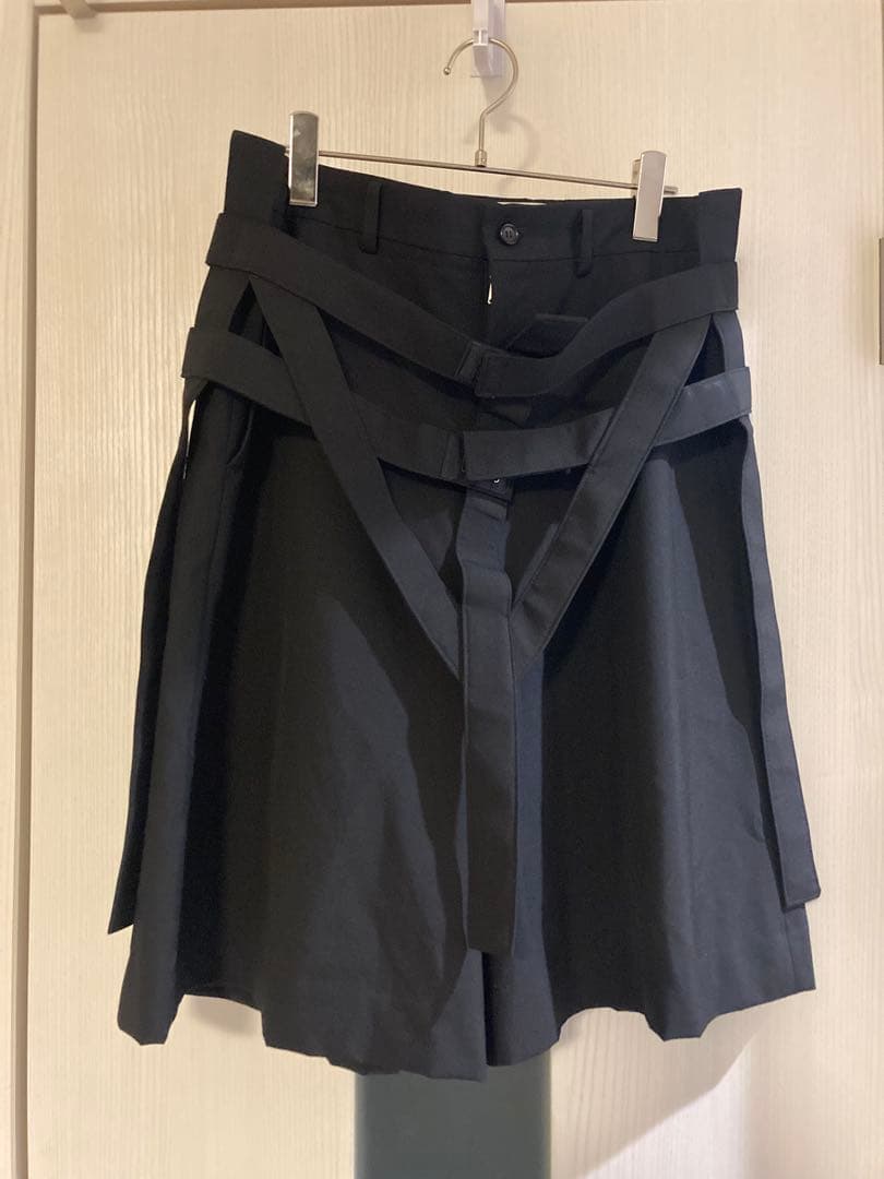 コムデギャルソン/ウールハーネス付きワイドショートパンツ/黒/Sサイズ 楽天市場】ブラック コムデギャルソン ショートパンツの通販